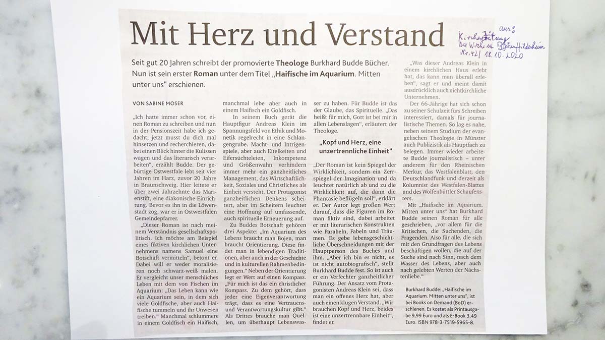 mit-herz-und-verstand Zeitungsrezension des Buches „Haifische im Aquarium“ von Burkhard Budde